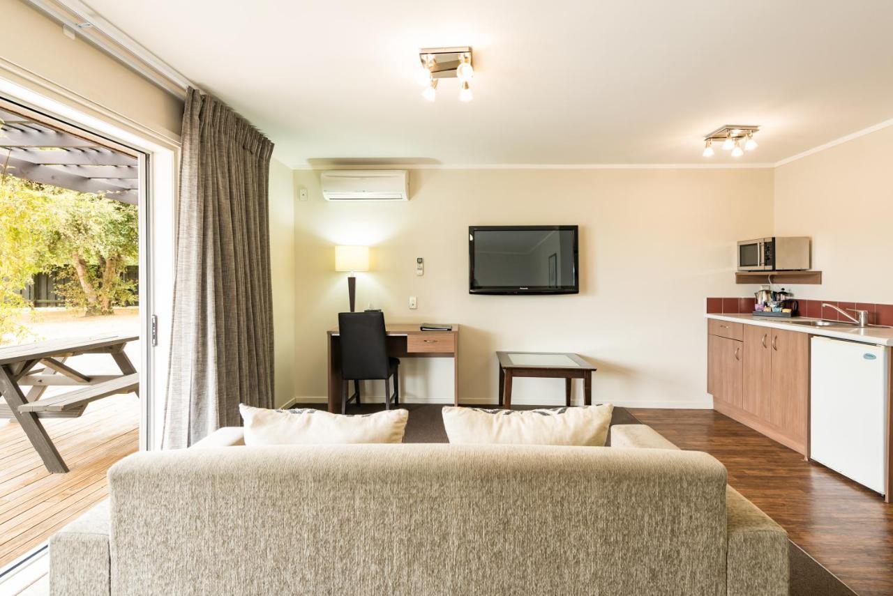 Suncourt Hotel & Conference Centre Taupo Bagian luar foto